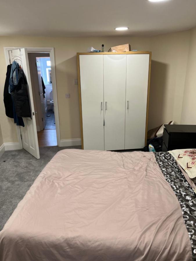 Double Bed Room Theobald Street Borehamwood Ngoại thất bức ảnh